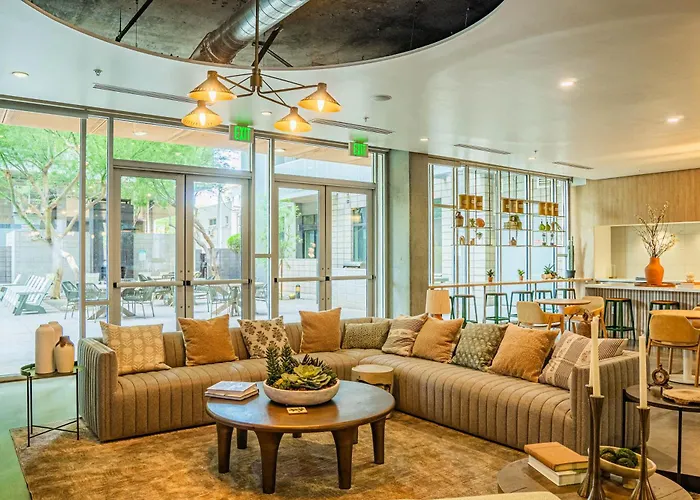 Apartment Elegant Dt Phx With Balcony Pool Gym Parking *