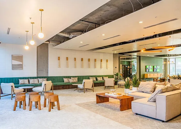 Elegant Dt Phx With Balcony Pool Gym Parking *